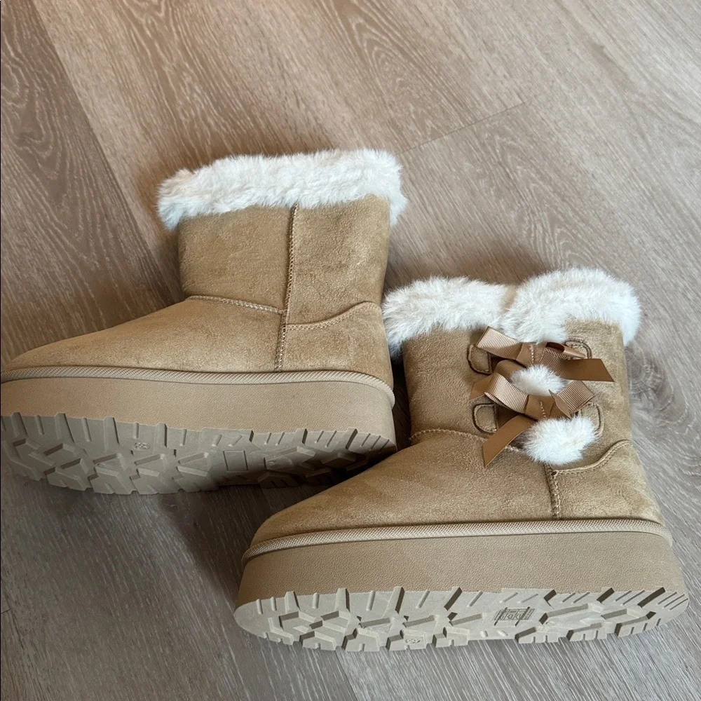 Willow Light Taupe Suede Fur Trim Boots NEW 🏷️